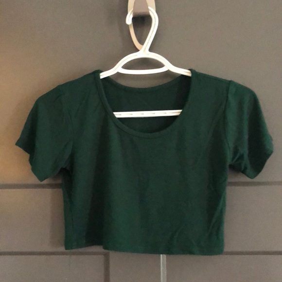 3/$20 or FREE with purchase of 2 or more Items. Green Unbranded crop TShirt - Picture 1 of 2